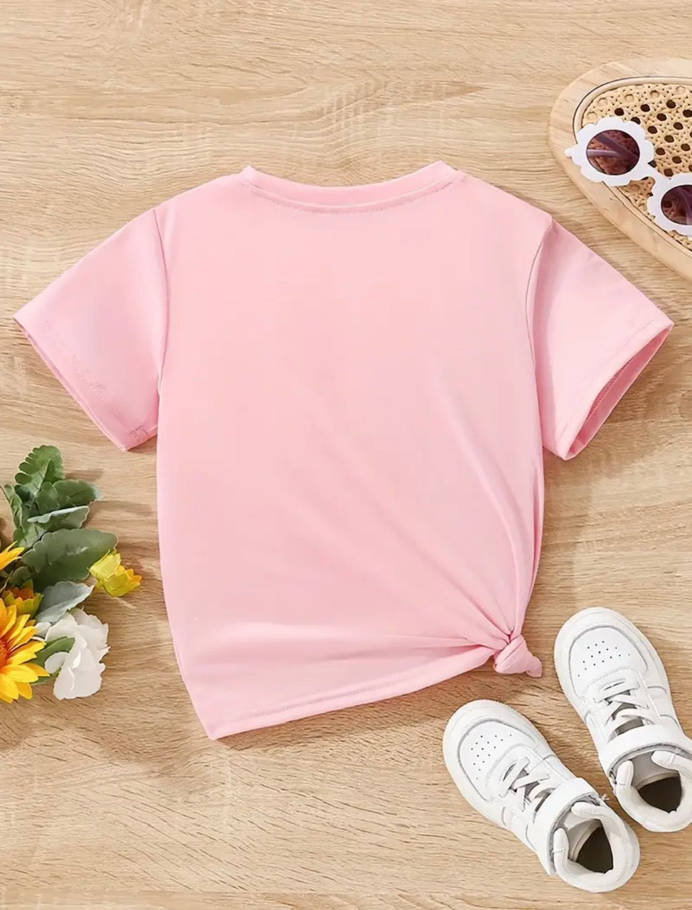 Pink t-shirt with short sleeves