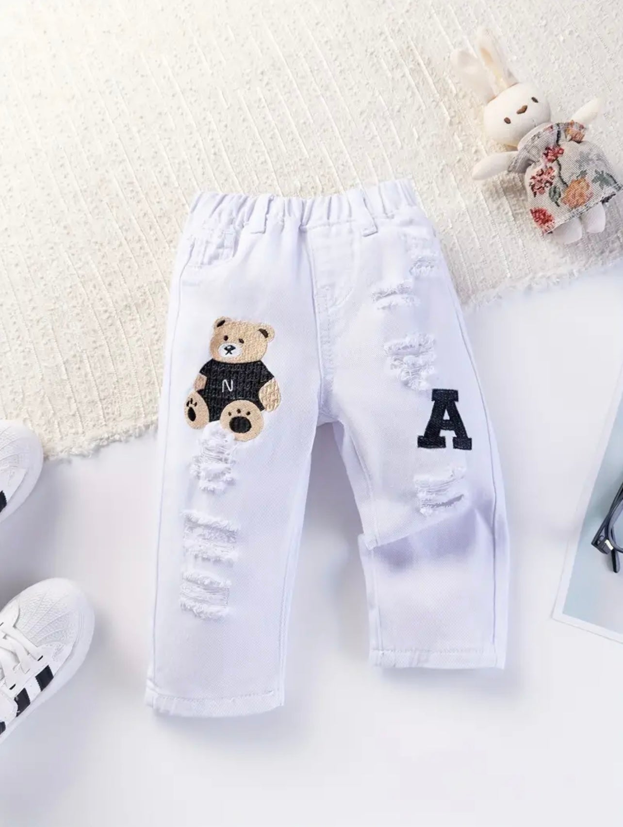 White Ripped Denim Pants With Cartoon Bear And Letter Print For Boys 2-3 Years