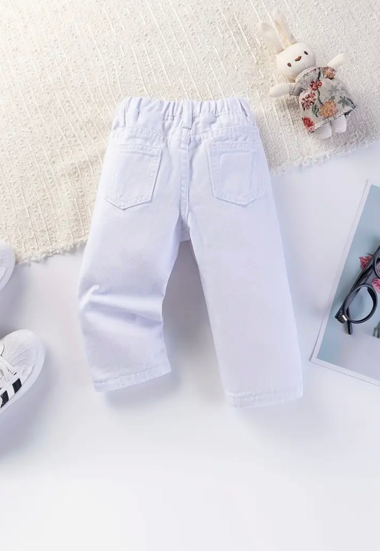 White Ripped Denim Pants With Cartoon Bear And Letter Print For Boys 2-3 Years